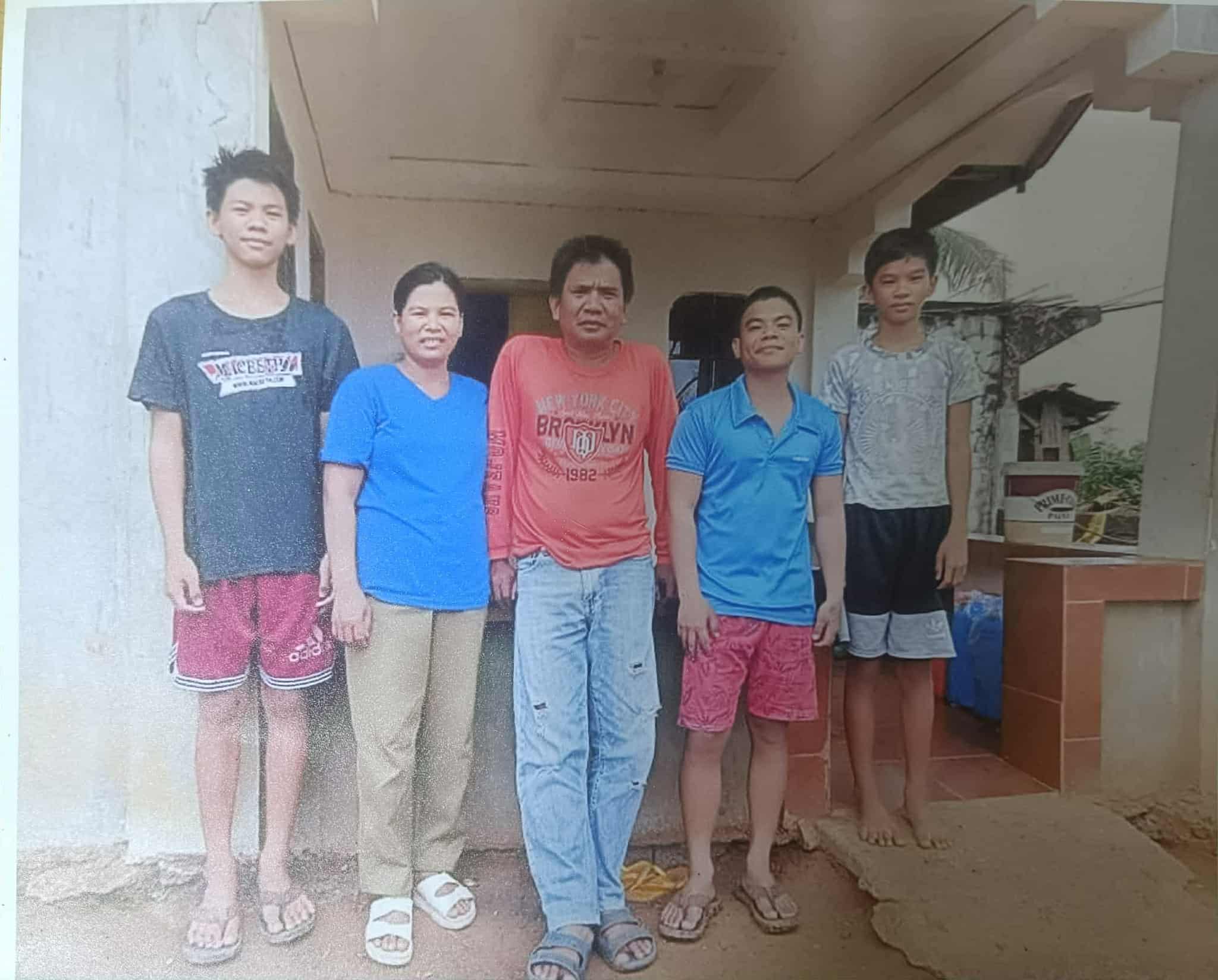Casual family portrait outside home in Brgy. Guilingan