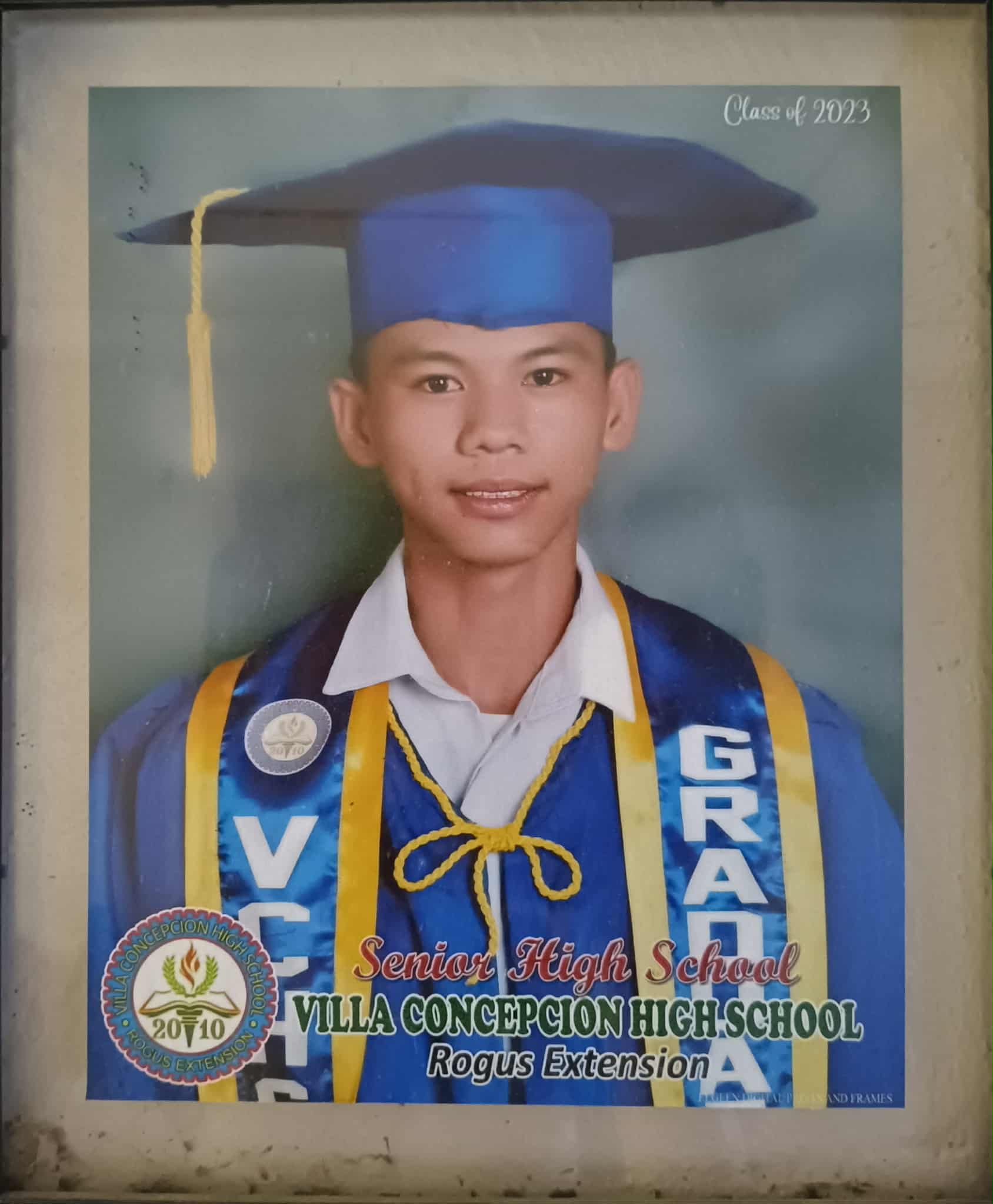 Senior high graduation portrait